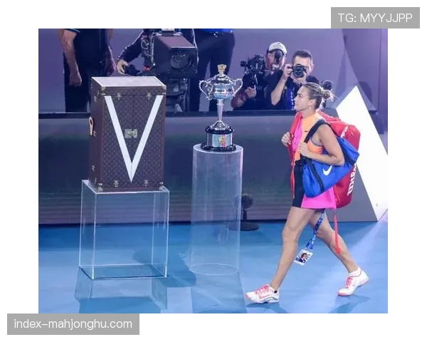 战术解析：莱巴金娜如何凭借强势发球在印第安维尔斯决赛中击败萨巴伦卡